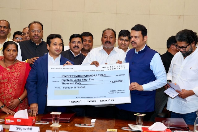 मुंबईतील अपघातात नुकसान झालेल्या मासेमारी नौकेस ₹18.55 लाख भरपाई