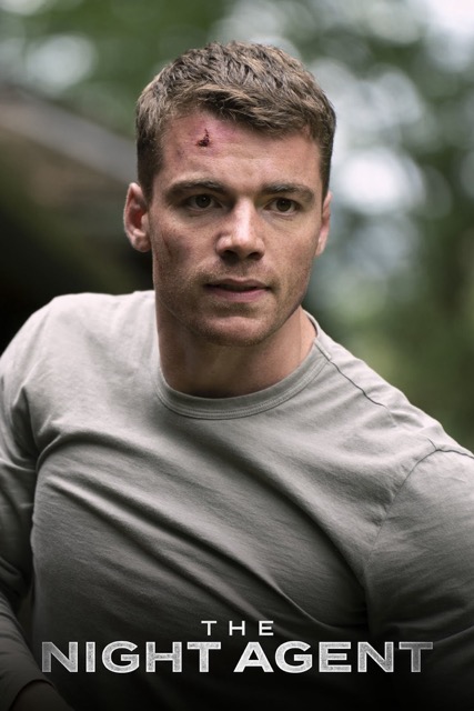 द नाईट एजंट - सीझन २ (The Night Agent - Season 2): पीटर सदरलँड नावाच्या एफबीआय एजंटच्या जीवनावर आधारित ही वेब सीरिज आहे. त्याला व्हाईट हाऊसमधील एका गुप्त टेलिफोन लाईनवर काम करण्याची जबाबदारी सोपवण्यात आली आहे